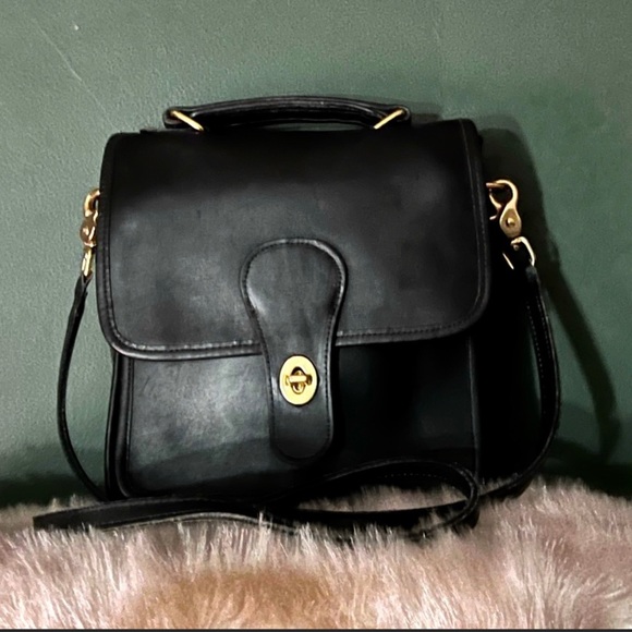 Coach Handbags - Vintage Coach Station Bag